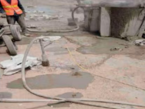 突泉水泥混凝土路面板底注浆技术 路面脱空注浆整治方案