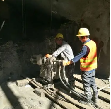 突泉水下抗分散灌浆料特点 水下不分散注浆料介绍